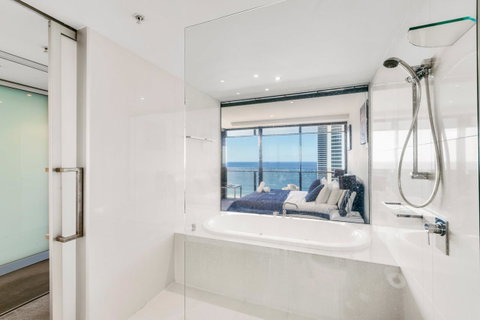 Circle On Cavill, Apartments And Sub Penthouses - We Accommodate - E Caravan Parks 28