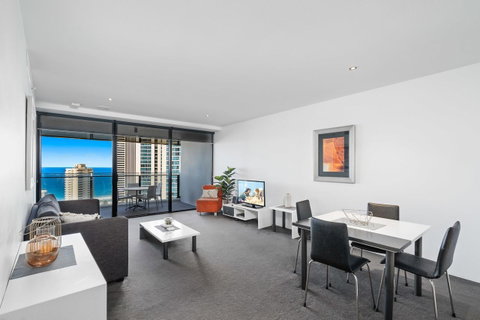 Circle On Cavill, Apartments And Sub Penthouses - We Accommodate - E Caravan Parks 8