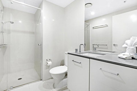 Circle On Cavill, Apartments And Sub Penthouses - We Accommodate - E Caravan Parks 38