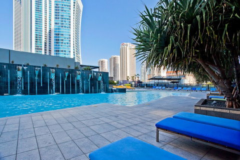 Circle On Cavill, Apartments And Sub Penthouses - We Accommodate - E Caravan Parks 0