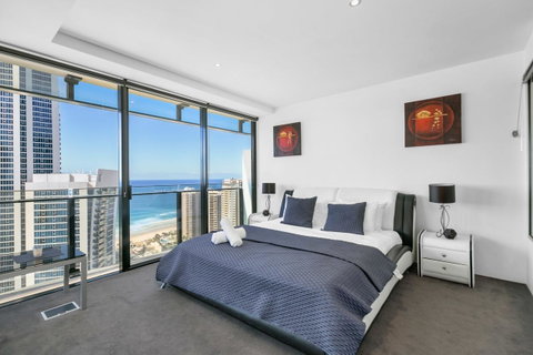 Circle On Cavill, Apartments And Sub Penthouses - We Accommodate - E Caravan Parks 25