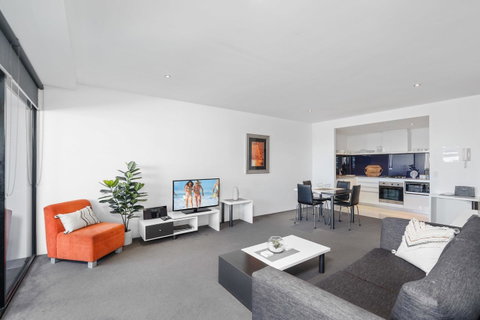 Circle On Cavill, Apartments And Sub Penthouses - We Accommodate - E Caravan Parks 6