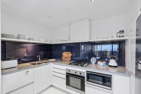 Circle On Cavill, Apartments And Sub Penthouses - We Accommodate - E Caravan Parks 4