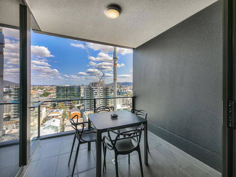 Opera Apartments South Brisbane - E Caravan Parks 22