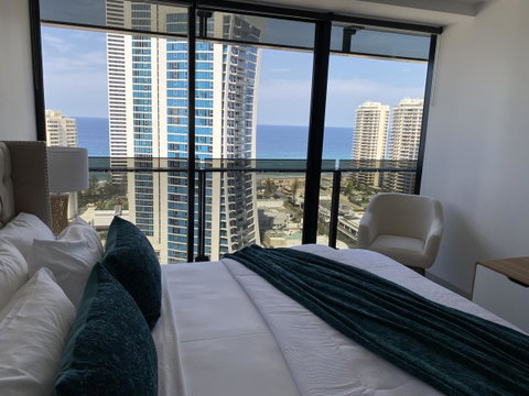 Circle On Cavill 2, 3, 4 & 5 Bedroom SkyHomes & SUB PENTHOUSES By Gold Coast Holidays - E Caravan Parks 14