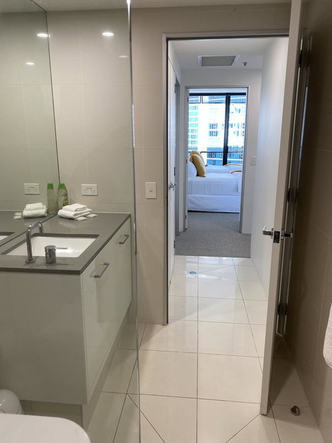Circle On Cavill 2, 3, 4 & 5 Bedroom SkyHomes & SUB PENTHOUSES By Gold Coast Holidays - E Caravan Parks 2