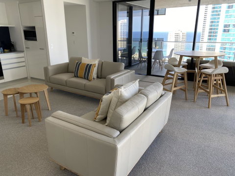 Circle On Cavill 2, 3, 4 & 5 Bedroom SkyHomes & SUB PENTHOUSES By Gold Coast Holidays - E Caravan Parks 7
