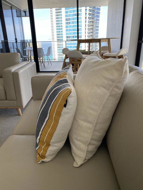 Circle On Cavill 2, 3, 4 & 5 Bedroom SkyHomes & SUB PENTHOUSES By Gold Coast Holidays - E Caravan Parks 1