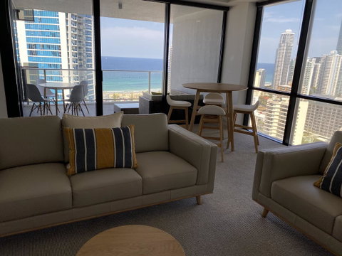 Circle On Cavill 2, 3, 4 & 5 Bedroom SkyHomes & SUB PENTHOUSES By Gold Coast Holidays - E Caravan Parks 8
