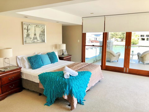 Riverfront Dream - E Caravan Parks 17