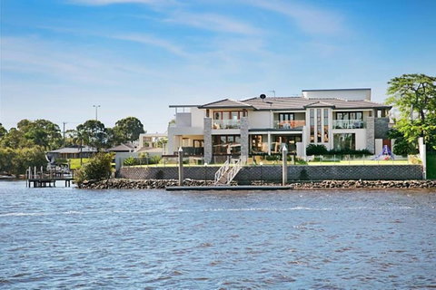 Riverfront Dream - E Caravan Parks 0