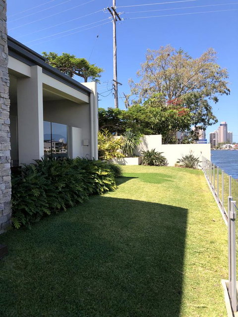 Riverfront Dream - E Caravan Parks 34