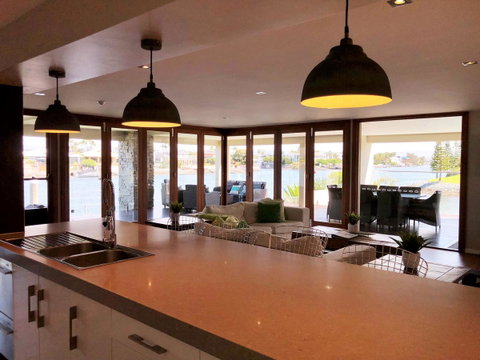 Riverfront Dream - E Caravan Parks 36