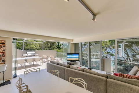 Little Cove Court - E Caravan Parks 44