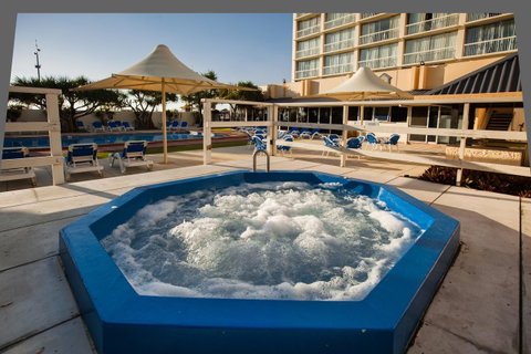 Chateau Beachside Resort - E Caravan Parks 1