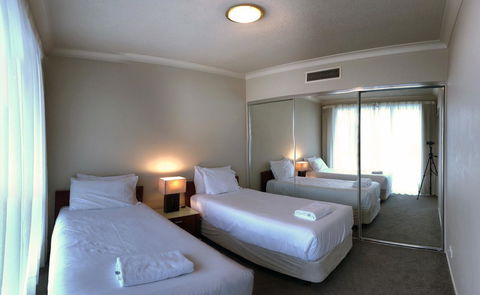Private 2 Bedroom Apartment @ Chevron Towers - E Caravan Parks 7