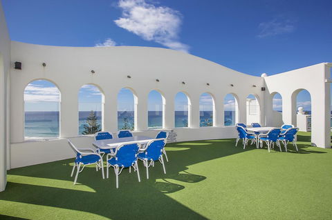 ULTIQA Burleigh Mediterranean Resort - E Caravan Parks 25