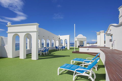 ULTIQA Burleigh Mediterranean Resort - E Caravan Parks 26