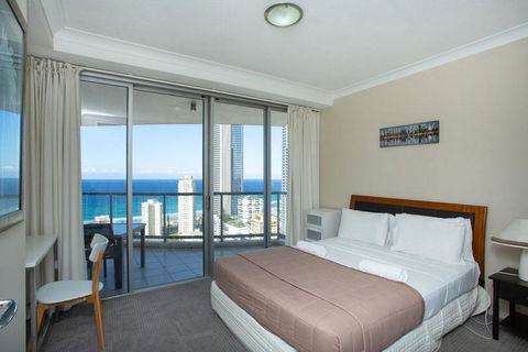 Chevron Renaissance - Private Apartments - E Caravan Parks 40