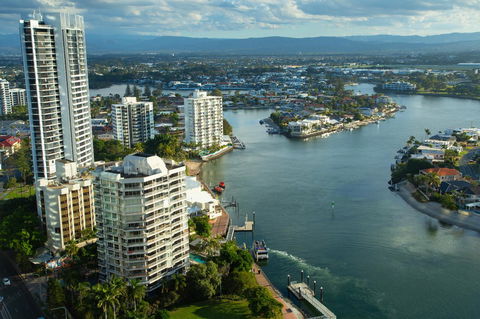 Chevron Renaissance - Private Apartments - E Caravan Parks 32
