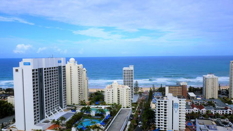 Chevron Renaissance - Private Apartments - E Caravan Parks 24