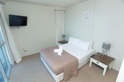 Chevron Renaissance - Private Apartments - E Caravan Parks 15