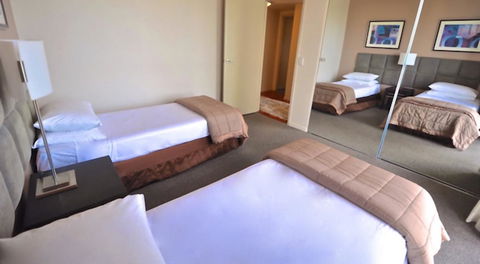 Chevron Renaissance - Private Apartments - E Caravan Parks 44