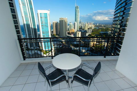 Chevron Renaissance - Private Apartments - E Caravan Parks 35