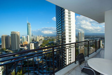 Chevron Renaissance - Private Apartments - E Caravan Parks 34