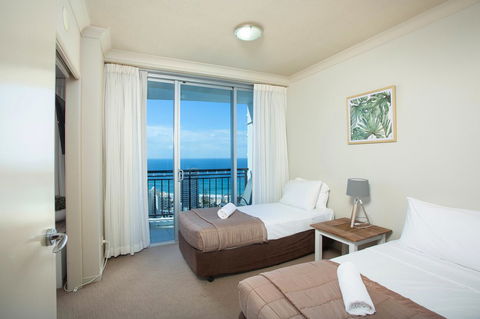 Chevron Renaissance - Private Apartments - E Caravan Parks 16