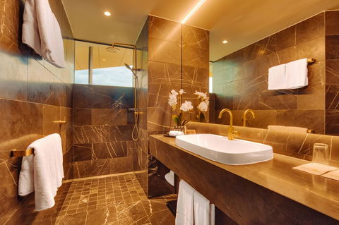 Eatons Hill Hotel - E Caravan Parks 11
