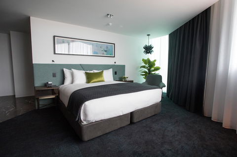 Eatons Hill Hotel - E Caravan Parks 41