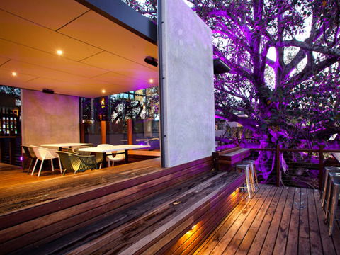 Eatons Hill Hotel - E Caravan Parks 37