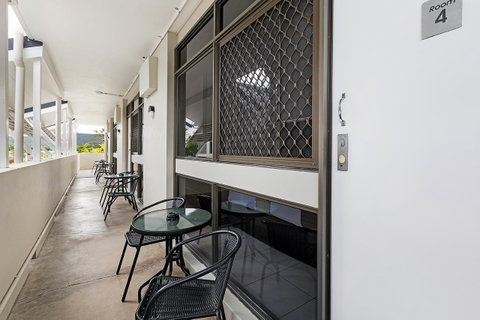 Reef Gateway Hotel - E Caravan Parks 2