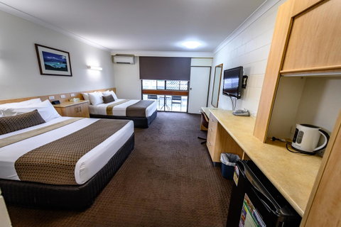 Reef Gateway Hotel - E Caravan Parks 7