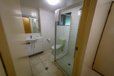 Reef Gateway Hotel - E Caravan Parks 10