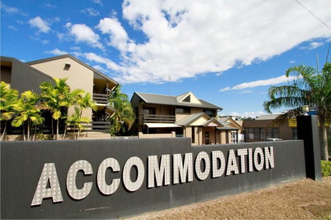 Reef Gateway Hotel - E Caravan Parks 5