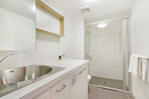 Allegro Apartments - E Caravan Parks 16