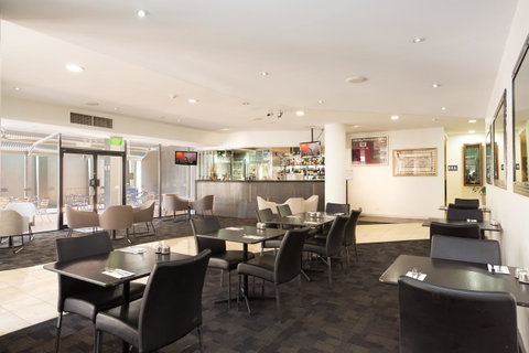 Riverside Hotel Southbank - E Caravan Parks 8