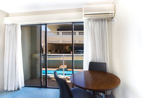 Riverside Hotel Southbank - E Caravan Parks 22