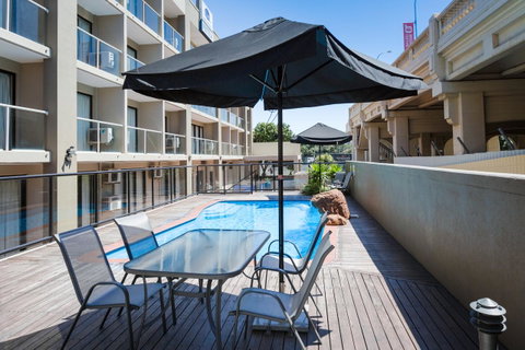 Riverside Hotel Southbank - E Caravan Parks 10