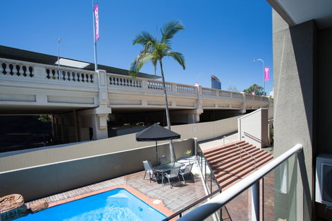 Riverside Hotel Southbank - E Caravan Parks 23