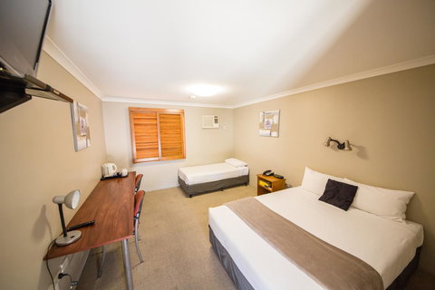 Cosmopolitan Motel & Serviced Apartments - E Caravan Parks 6