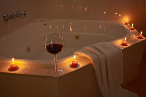 Apple Blossom Cottages - E Caravan Parks 13