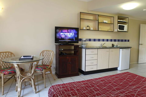Bay Villas Resort - E Caravan Parks 8