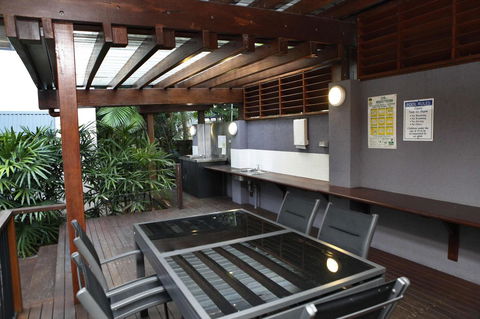 Bay Villas Resort - E Caravan Parks 17