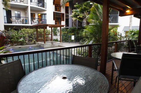 Bay Villas Resort - E Caravan Parks 9