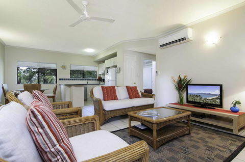 Bay Villas Resort - E Caravan Parks 5