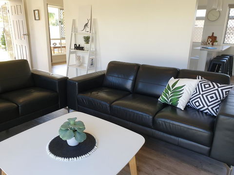 Beautiful Home- Walk To Beach-Short Drive To Noosa - E Caravan Parks 3