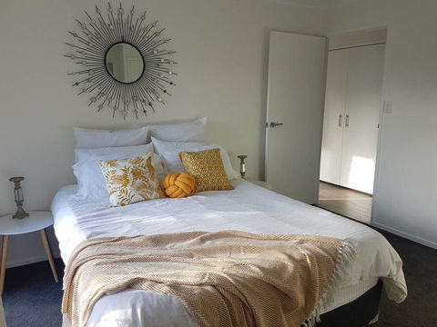 Beautiful Home- Walk To Beach-Short Drive To Noosa - E Caravan Parks 4